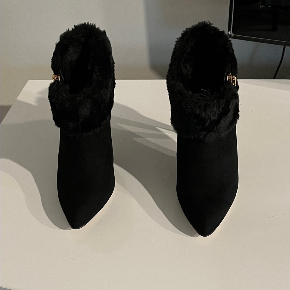 Marc Fisher Black Fur-Trimmed Ankle Booties.‎ Like new Size 6